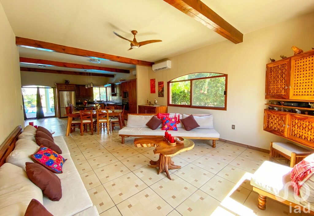 CASA EN VENTA EN RANCHO NEPTUNO, PUERTO ESCONDIDO