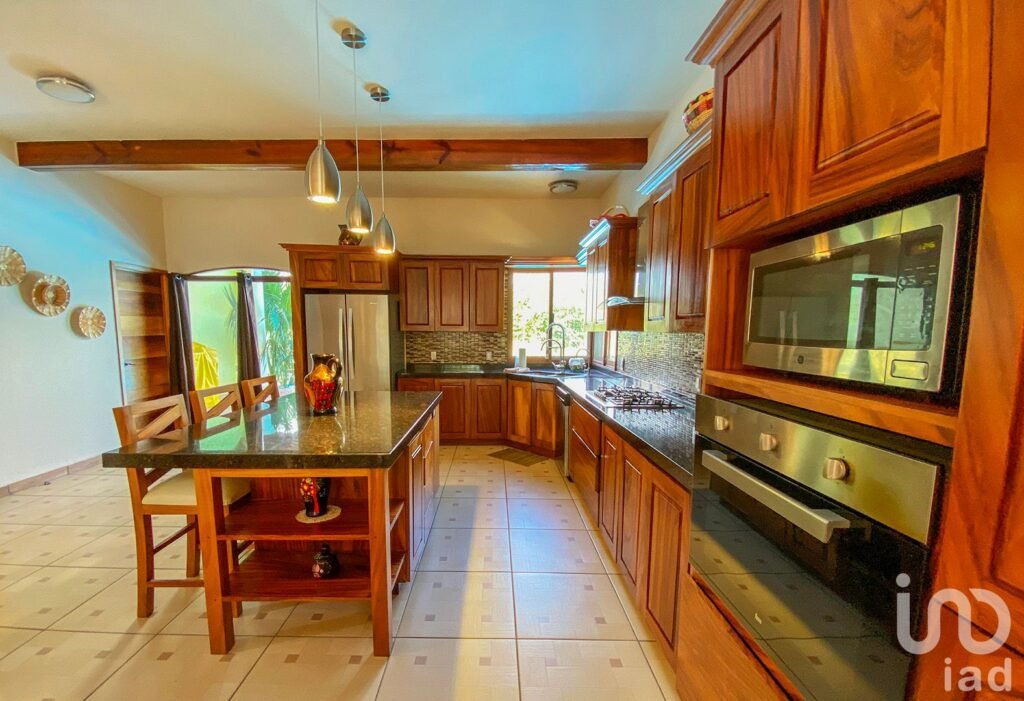 CASA EN VENTA EN RANCHO NEPTUNO, PUERTO ESCONDIDO