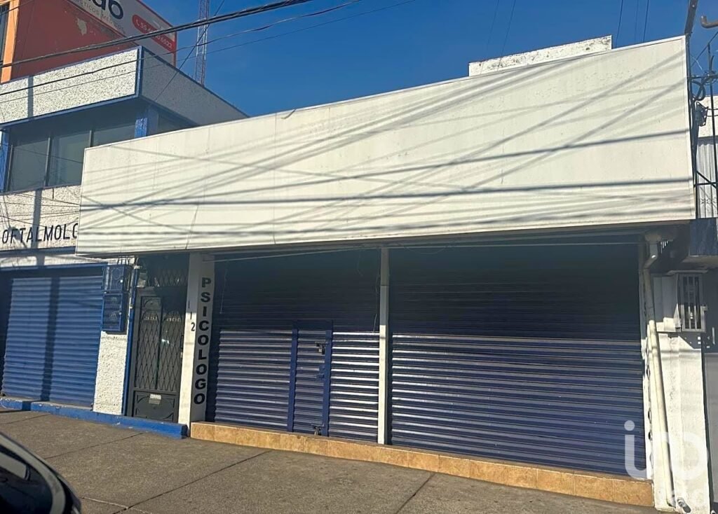 RENTA LOCAL COMERCIAL USO DE SUELO EXTENSO COMO TERRENO MIRAMONTES PERICOAPA