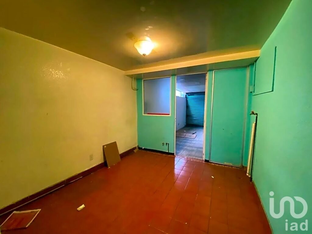 RENTA LOCAL COMERCIAL USO DE SUELO EXTENSO COMO TERRENO MIRAMONTES PERICOAPA