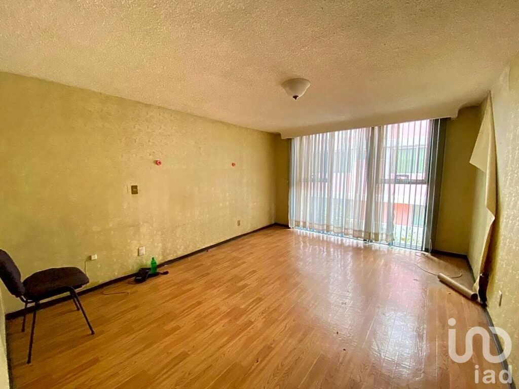 RENTA LOCAL COMERCIAL USO DE SUELO EXTENSO COMO TERRENO MIRAMONTES PERICOAPA