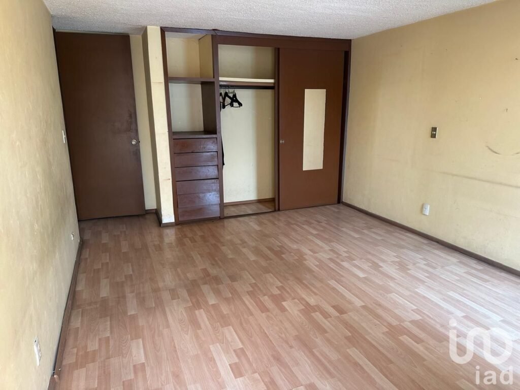 RENTA LOCAL COMERCIAL USO DE SUELO EXTENSO COMO TERRENO MIRAMONTES PERICOAPA