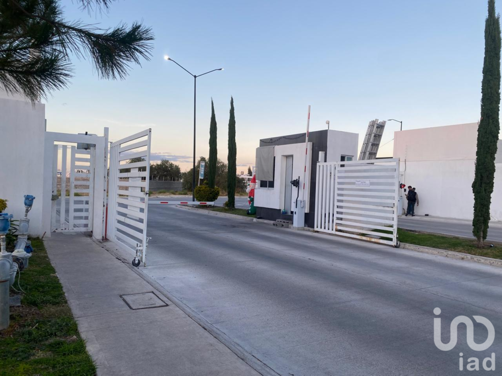 CASA EN VENTA FRACCIONAMIENTO VILLALBA II CORREGIDORA QUERETARO