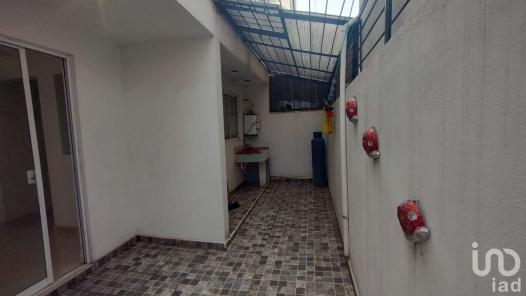 CASA EN RENTA SEMIAMUEBLADA EN FRACCIONAMIENTO SAN FERNANDO,PACHUCA,HGO.