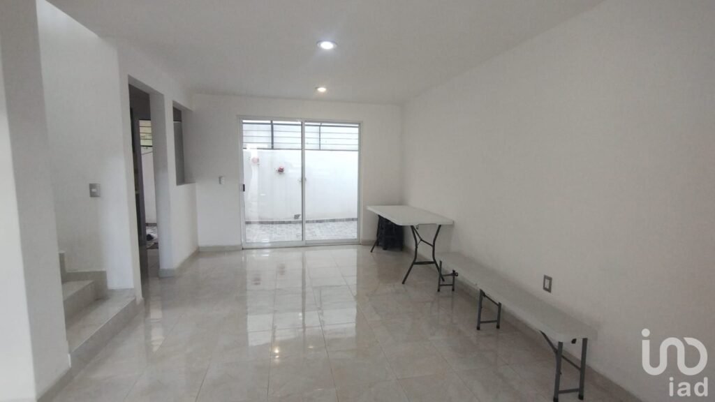 CASA EN RENTA SEMIAMUEBLADA EN FRACCIONAMIENTO SAN FERNANDO,PACHUCA,HGO.