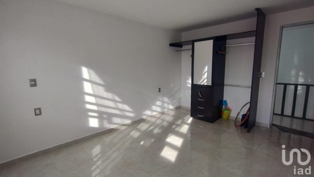 CASA EN RENTA SEMIAMUEBLADA EN FRACCIONAMIENTO SAN FERNANDO,PACHUCA,HGO.