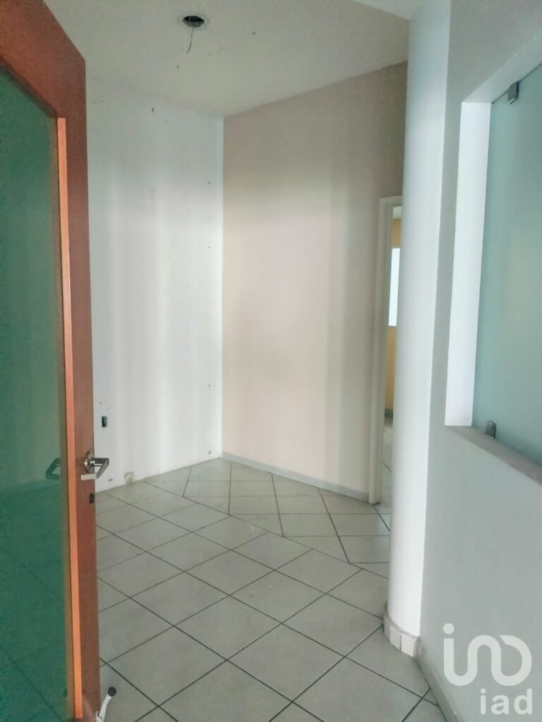 EDIFICIO EN VENTA SOBRE AV. CONSTITUYENTES IDEAL PARA CONSULTORIOS