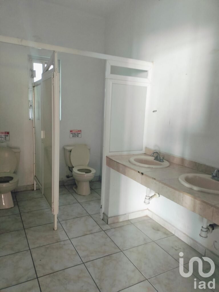 EDIFICIO EN VENTA SOBRE AV. CONSTITUYENTES IDEAL PARA CONSULTORIOS