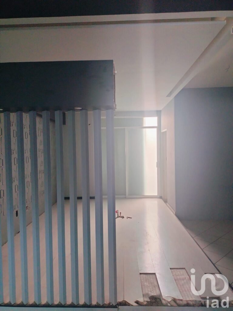 EDIFICIO EN VENTA SOBRE AV. CONSTITUYENTES IDEAL PARA CONSULTORIOS