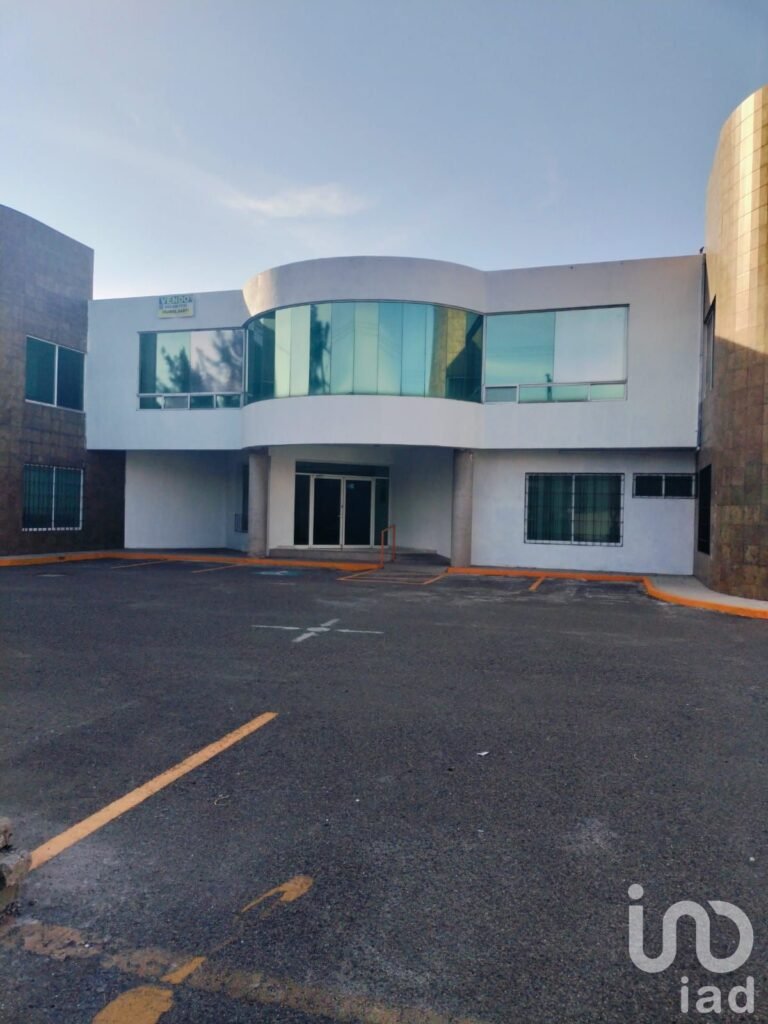 EDIFICIO EN VENTA SOBRE AV. CONSTITUYENTES IDEAL PARA CONSULTORIOS