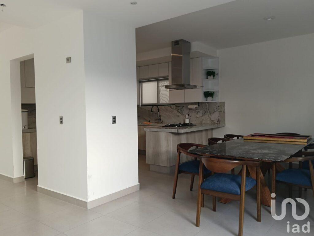 CASA EN RENTA NUEVO REFUGIO QUERETARO SOBRE AV. FRAY JUNIPERO SERRA