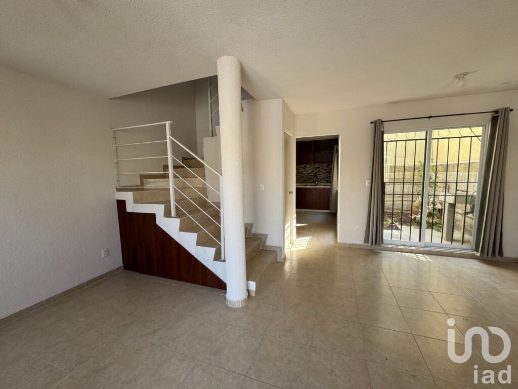 VENTA DE ESPECTACULAR CASA  EN ESQUINA FRACCIONAMIENTO ¨REAL CASTILLA ¨