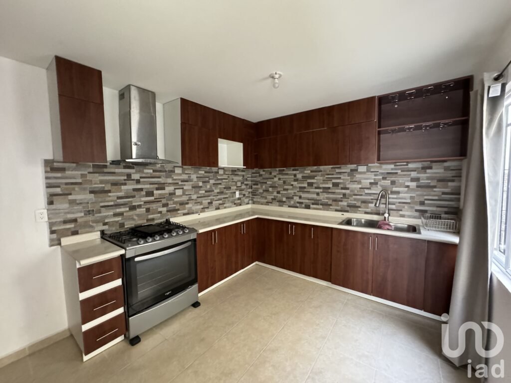 VENTA DE ESPECTACULAR CASA  EN ESQUINA FRACCIONAMIENTO ¨REAL CASTILLA ¨