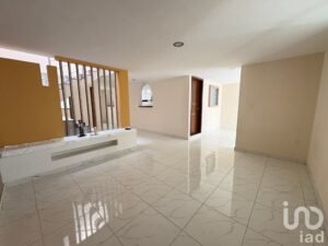 Se renta casa amplia y remodelada en colonia Constitución, Pachuca, Hidalgo