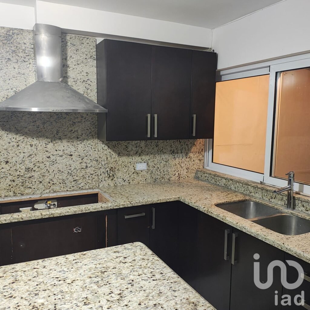 Casa en VENTA  col. Contry en Monterrey, N.L.