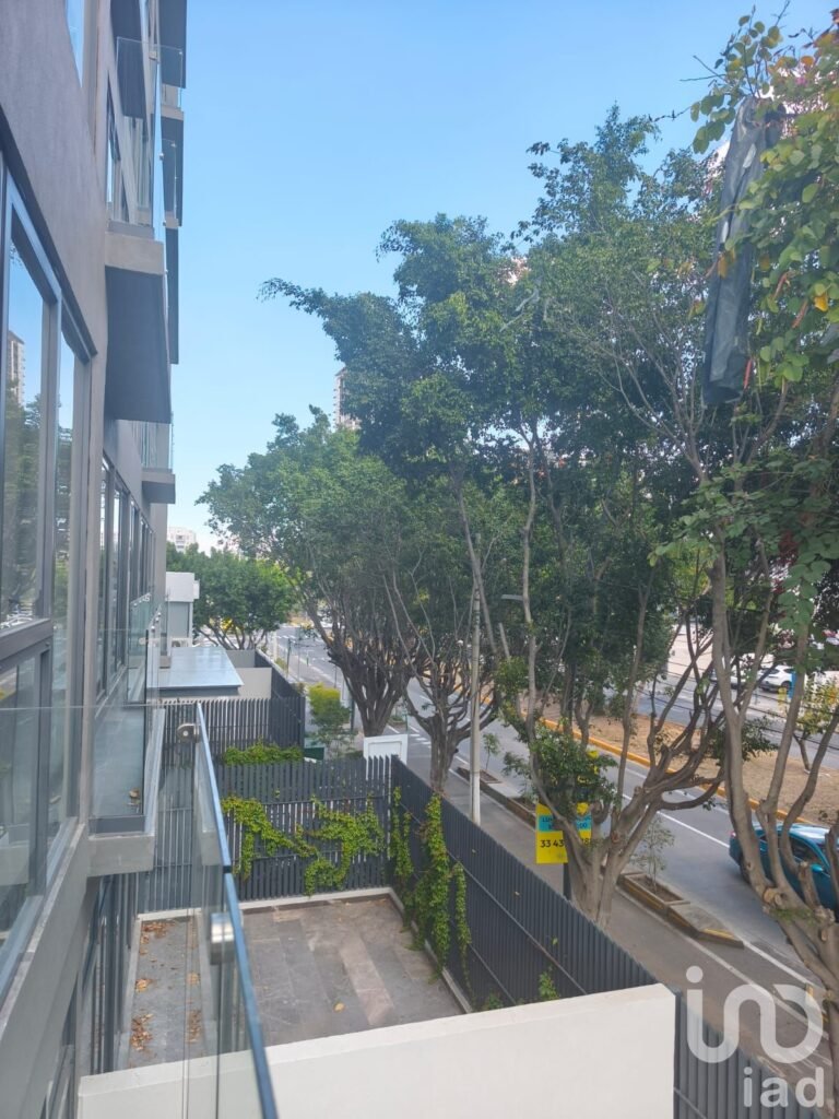 DEPARTAMENTO EN RENTA por la Glorieta Minverva