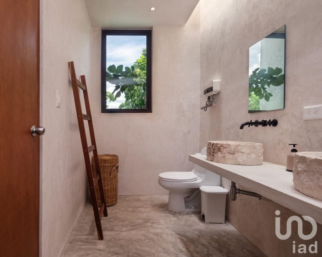 CASA RENOVADA Y TOTALMENTE AMUEBLADA EN EL CENTRO DE CONKAL, MÉRIDA YUCATÁN