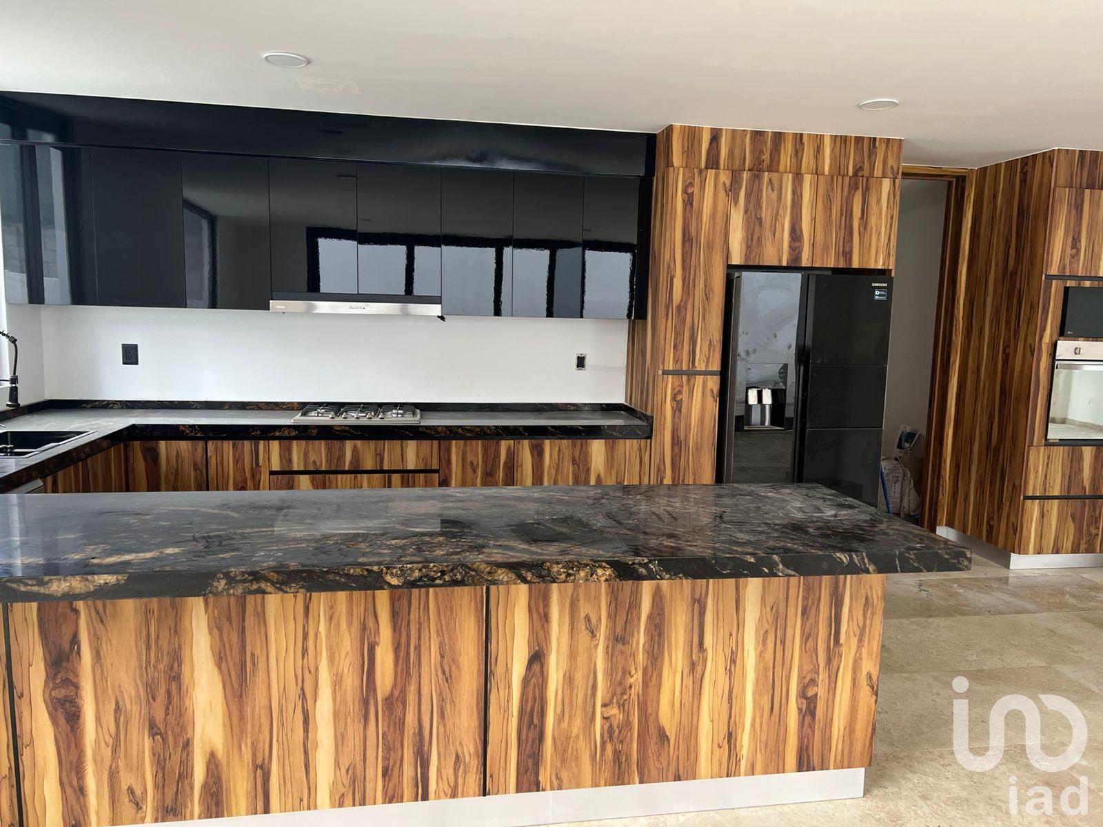 AMPLIA CASA RESIDENCIAL EN ZONA PLATEADA, HGO