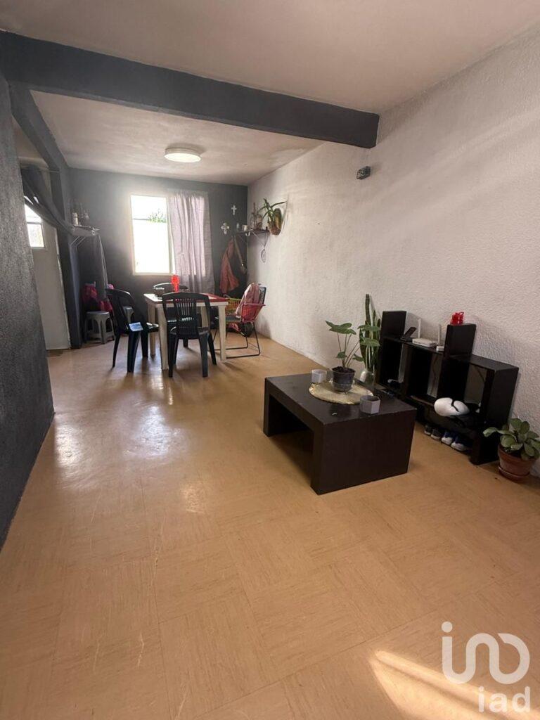VENTA DE CASA EN RANCHO BELLAVISTA CERCA DE PLAZA PATIO(SENDERO), QUERETARO