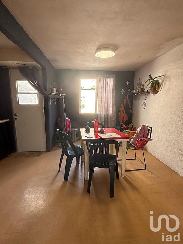 VENTA DE CASA EN RANCHO BELLAVISTA CERCA DE PLAZA PATIO(SENDERO), QUERETARO