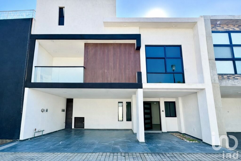 CASA EN VENTA PARQUE VERACRUZ LOMAS DE ANGELÓPOLIS III