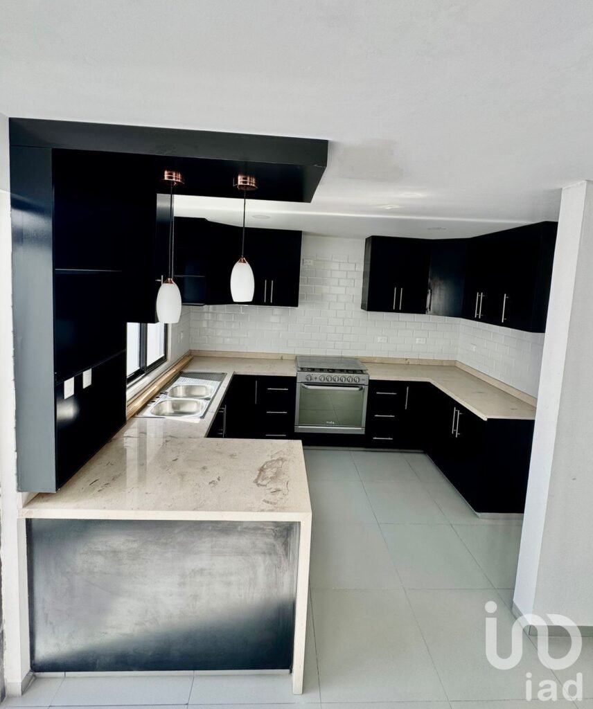 CASA EN VENTA PARQUE VERACRUZ LOMAS DE ANGELÓPOLIS III