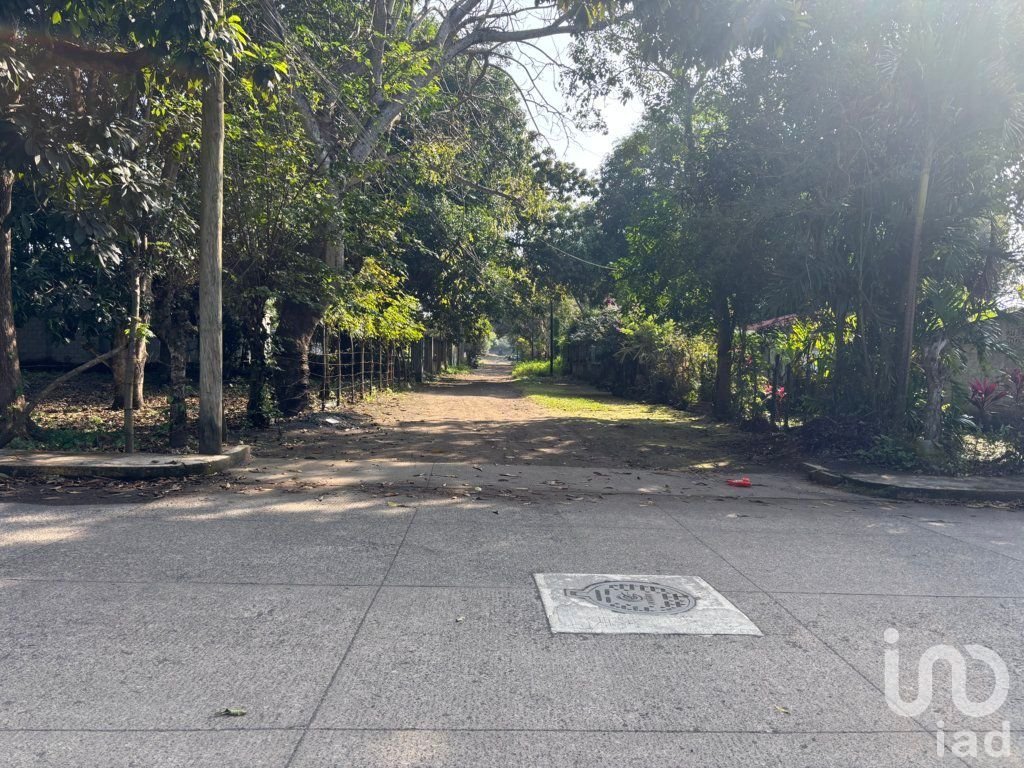 TERRENO EN VENTA, CALLE LAZARO CARDENAS #SN CONGREGACION SIHUAPAN, MPIO. SAN ANDRES TUXTLA, VER.