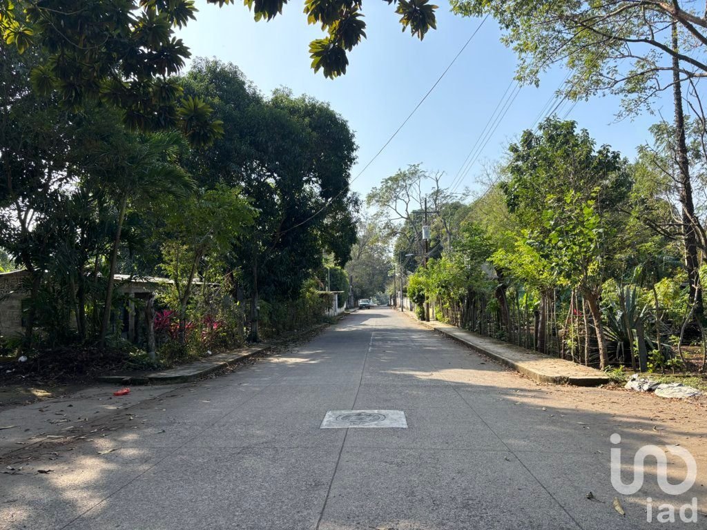 TERRENO EN VENTA, CALLE LAZARO CARDENAS #SN CONGREGACION SIHUAPAN, MPIO. SAN ANDRES TUXTLA, VER.