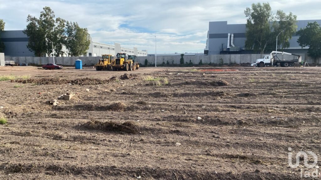 Lote 2 en Venta en Aeropark, Culiacán, Sinaloa.