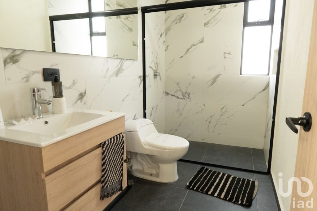 Casa 3 Recámaras con Terraza y Asador en Cuautlancingo, Cochera 2 Autos