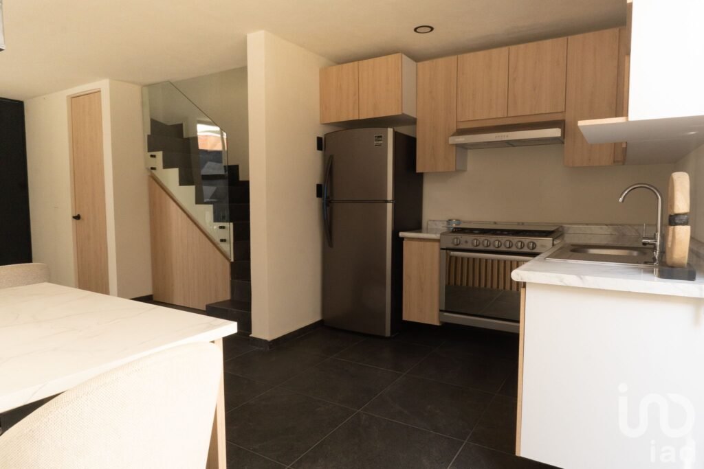 Casa 3 Recámaras con Terraza y Asador en Cuautlancingo, Cochera 2 Autos