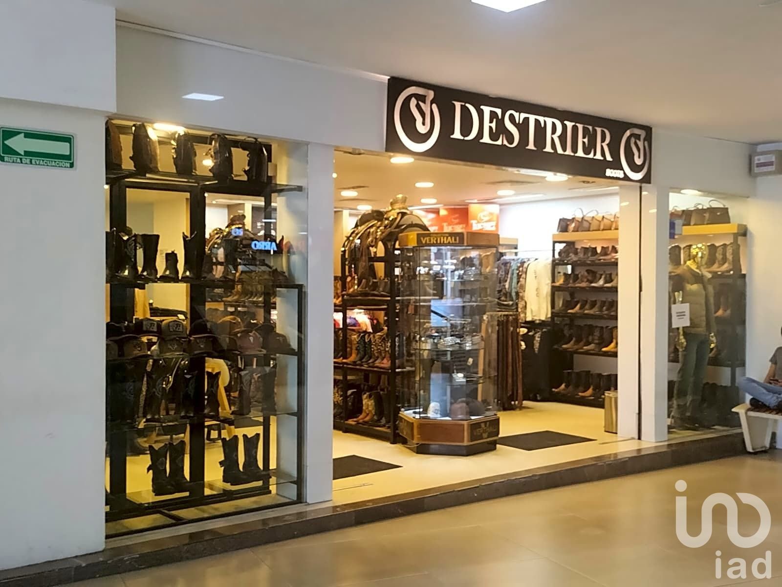 LOCAL COMERCIAL PLAZA DEL ZAPATO LEON GTO