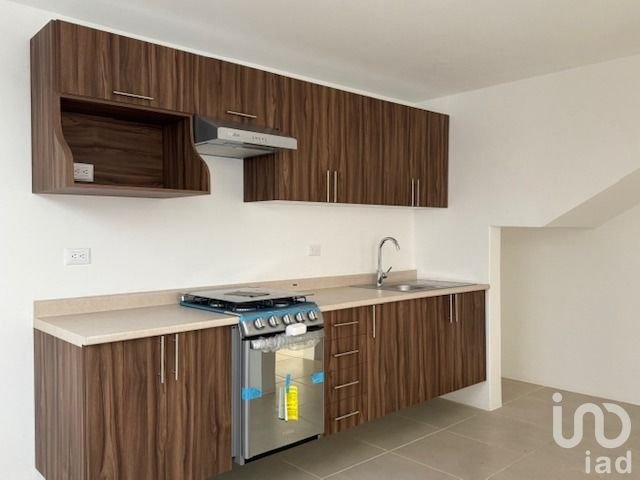 Se Vende Casa en Fraccionamiento a un Costado de Los Héroes