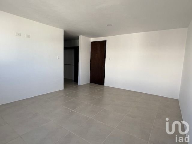 Se Vende Casa en Fraccionamiento a un Costado de Los Héroes