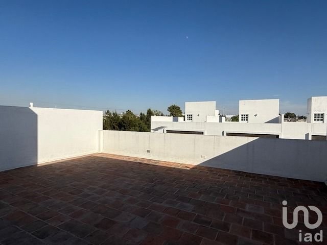 Se Vende Casa en Fraccionamiento a un Costado de Los Héroes