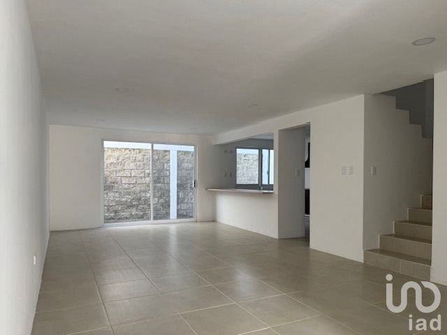 Se Vende Casa en Fraccionamiento a un Costado de Los Héroes