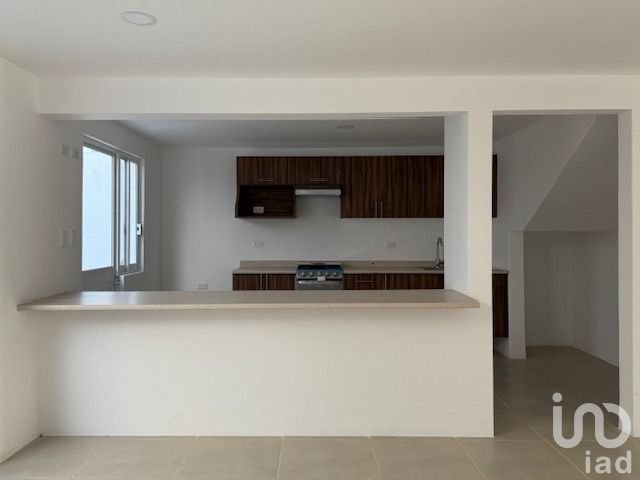 Se Vende Casa en Fraccionamiento a un Costado de Los Héroes