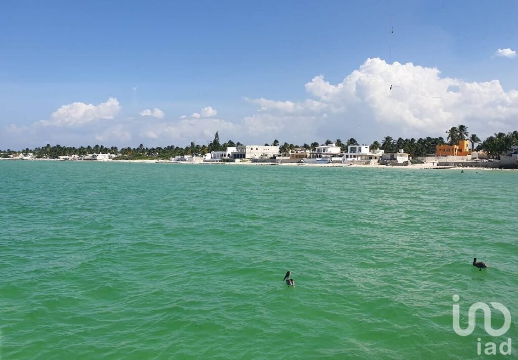 Terreno Residencial en Chuburná Puerto Ideal para Casa de Playa o Inversión