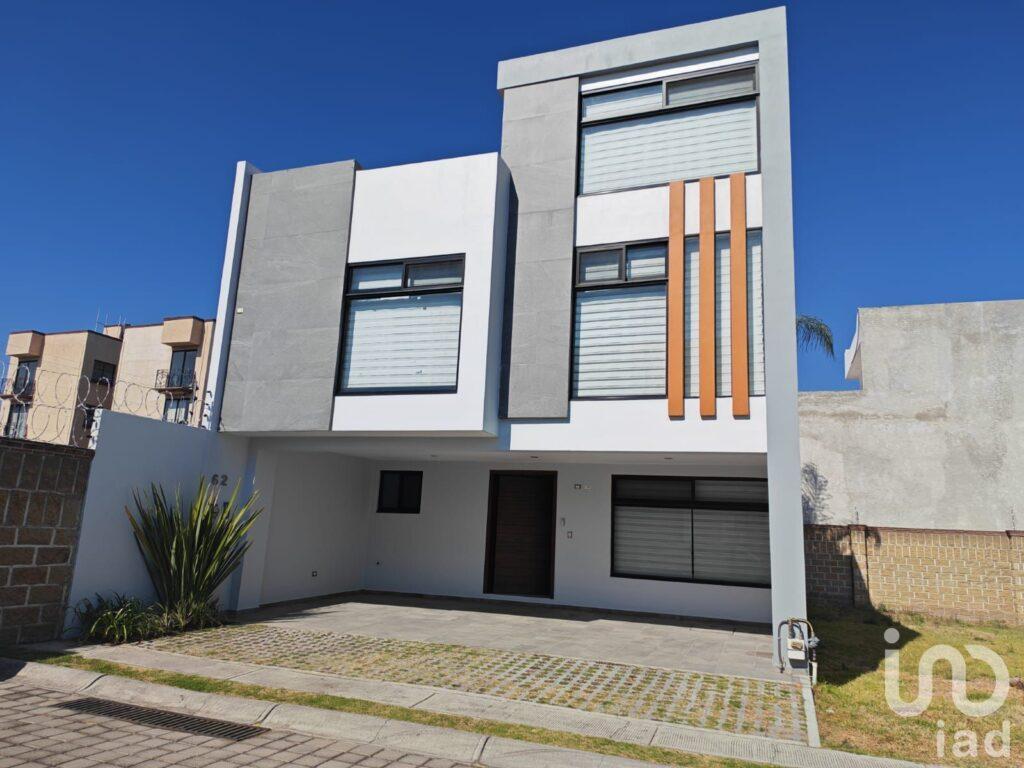 RESIDENCIA EN VENTA ,EXCLUSIVIDAD Y ESTILO A PASOS DE LA UDLAP  San Andrés Cholula FRACC LA MEZZA