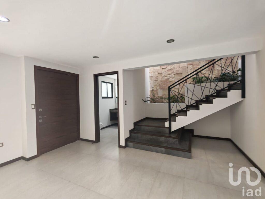 RESIDENCIA EN VENTA ,EXCLUSIVIDAD Y ESTILO A PASOS DE LA UDLAP  San Andrés Cholula FRACC LA MEZZA