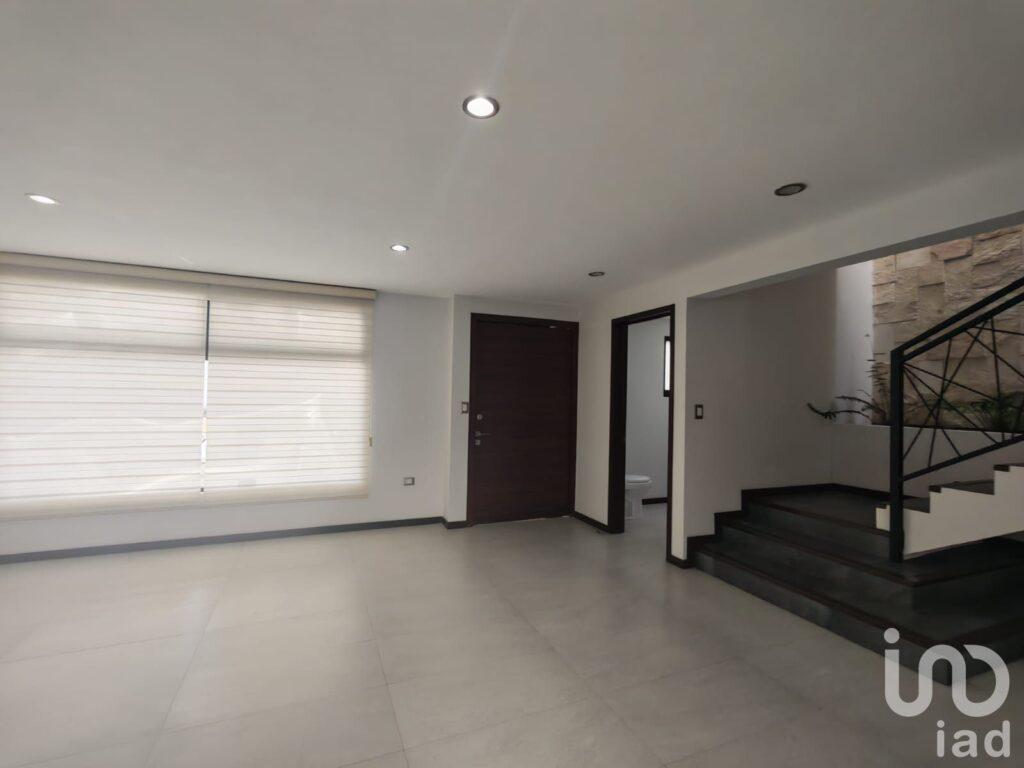 RESIDENCIA EN VENTA ,EXCLUSIVIDAD Y ESTILO A PASOS DE LA UDLAP  San Andrés Cholula FRACC LA MEZZA
