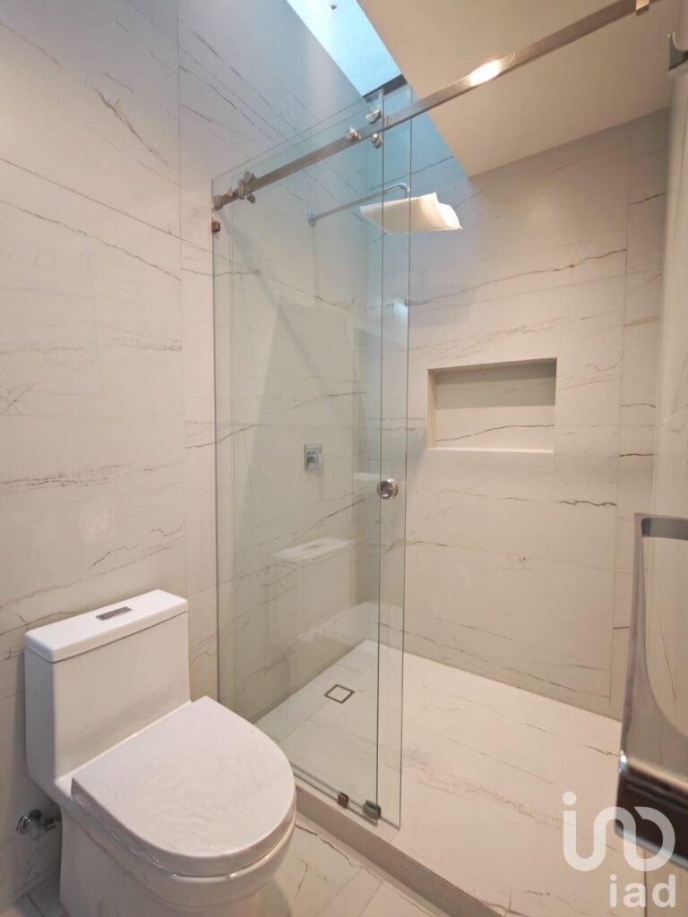 VENTA Exclusiva Residencia en Parque Guanajuato: Lujo y Seguridad en Lomas de Angelópolis III