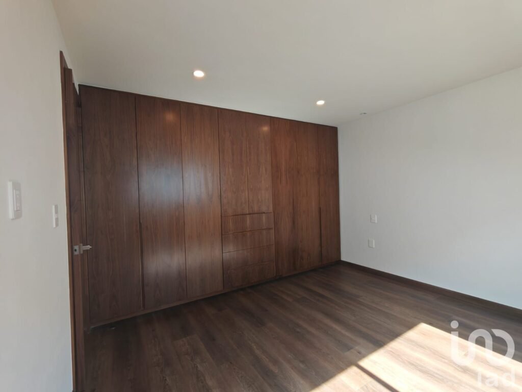 VENTA Exclusiva Residencia en Parque Guanajuato: Lujo y Seguridad en Lomas de Angelópolis III