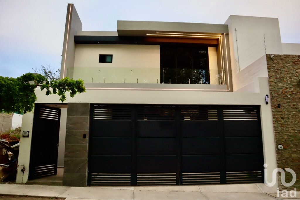 CASA EN VENTA, ZONA NORTE COLIMA