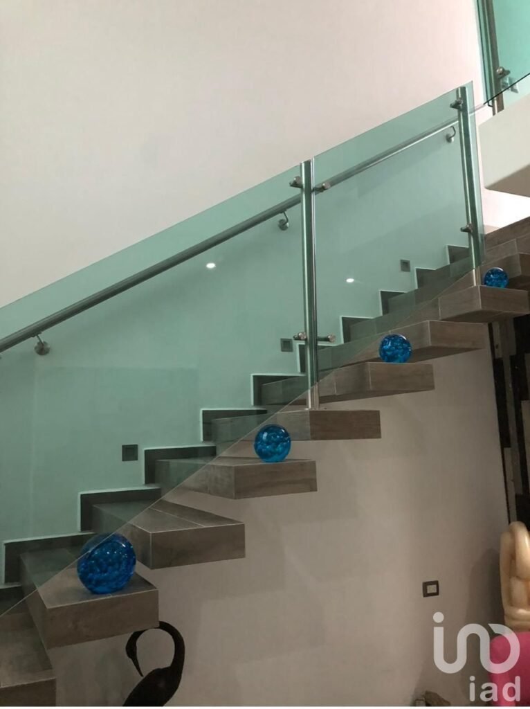 Casa Amueblada en Renta con Alberca en Carretera Nacional