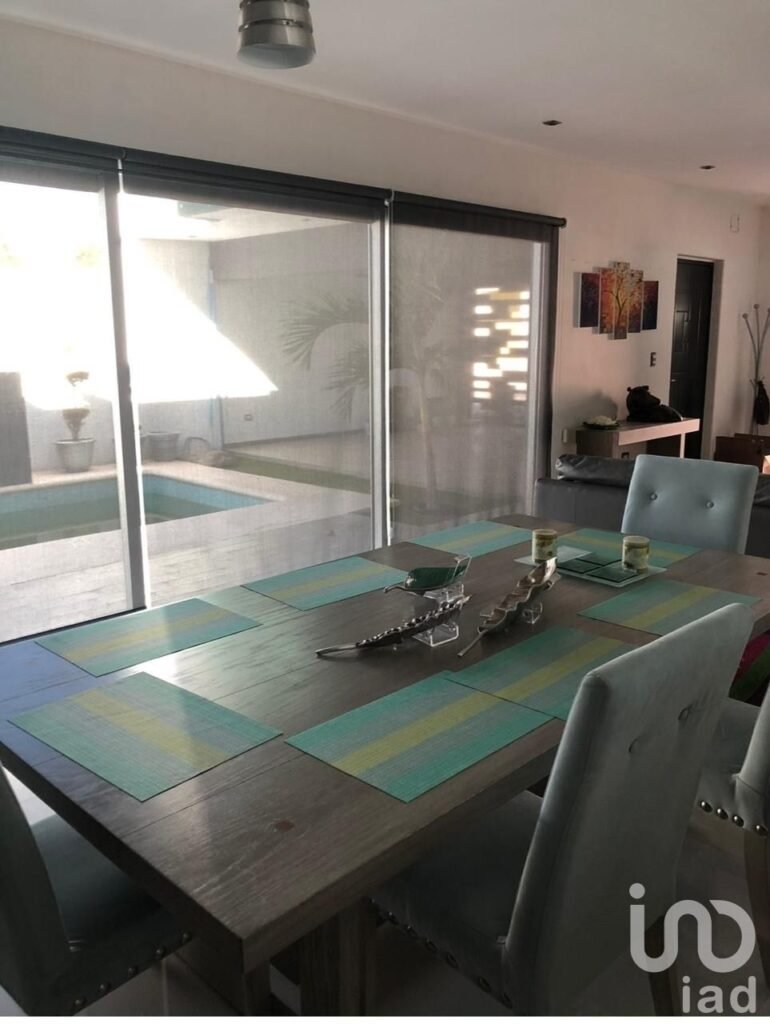 Casa Amueblada en Renta con Alberca en Carretera Nacional