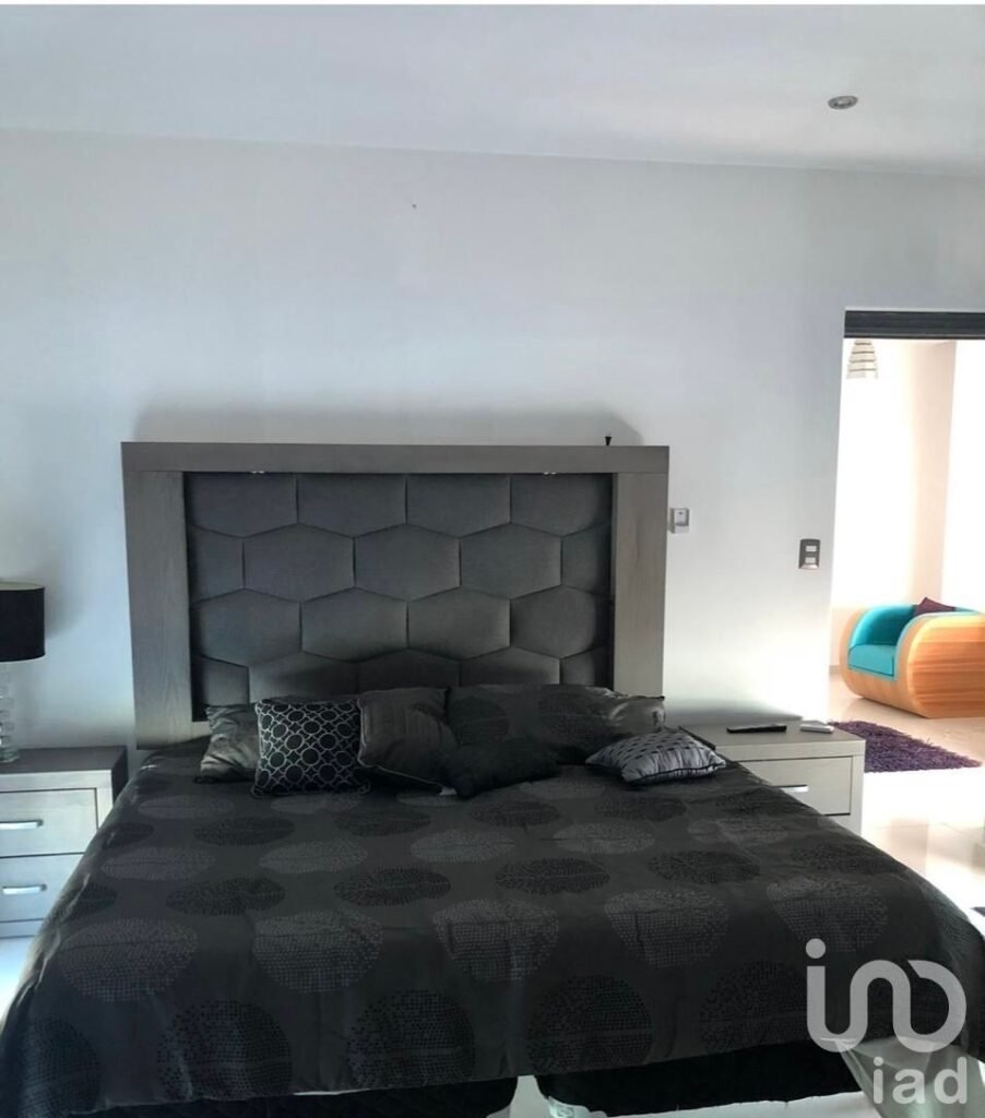 Casa Amueblada en Renta con Alberca en Carretera Nacional