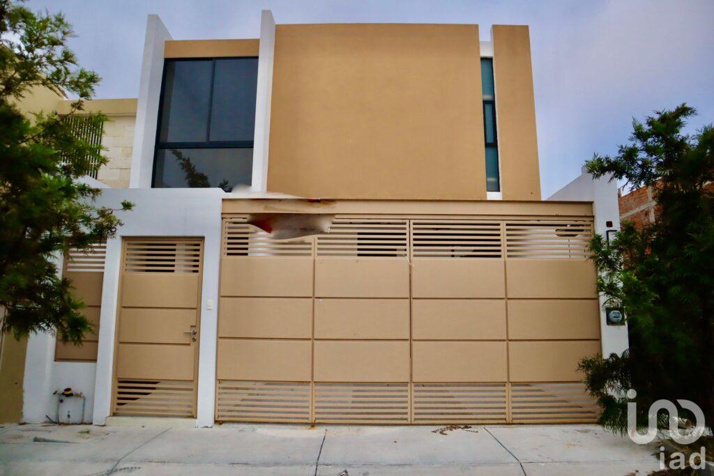 VENTA RESIDENCIA EN REAL DE COMALA