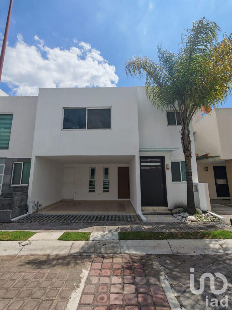 Casa en venta cerca de Universidad Anahuac , San Andrès Cholula