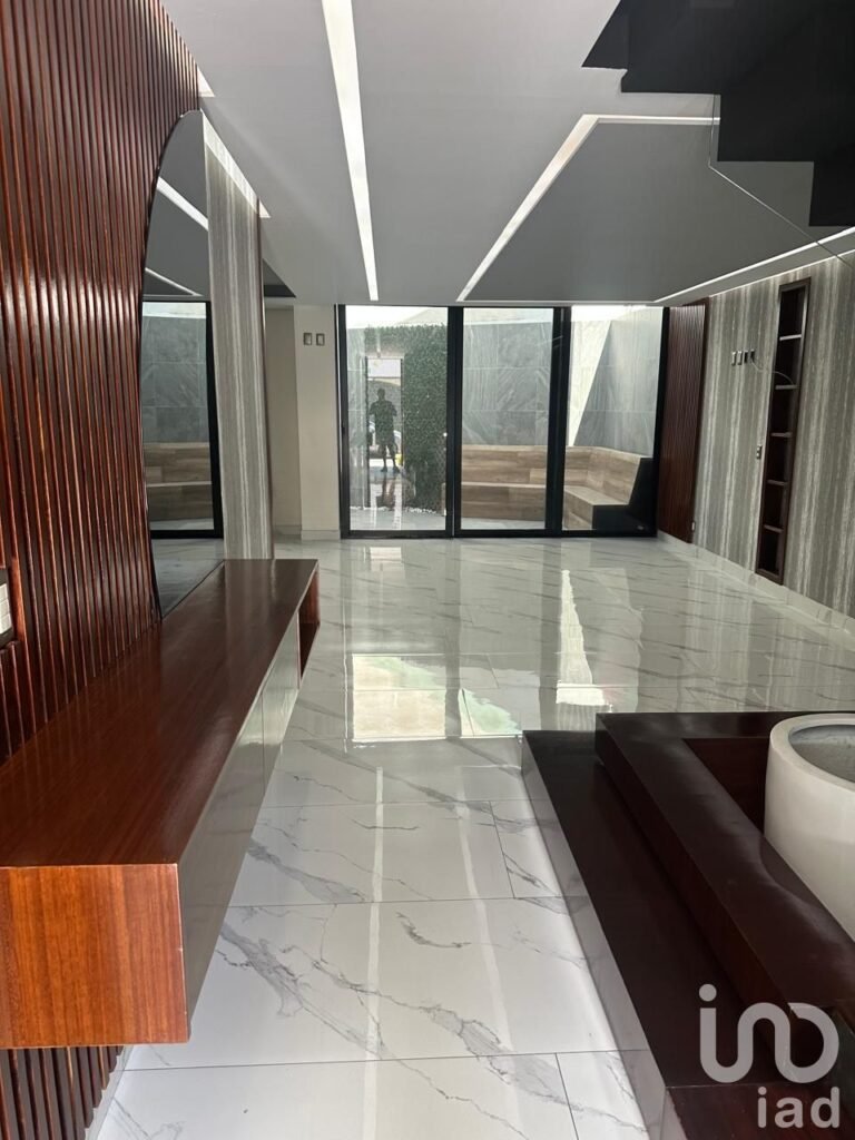 SE VENDE CASA EN FRACCIONAMIENTO LA RIOJA TLAJOMULCO DE ZUÑIGA JALISCO